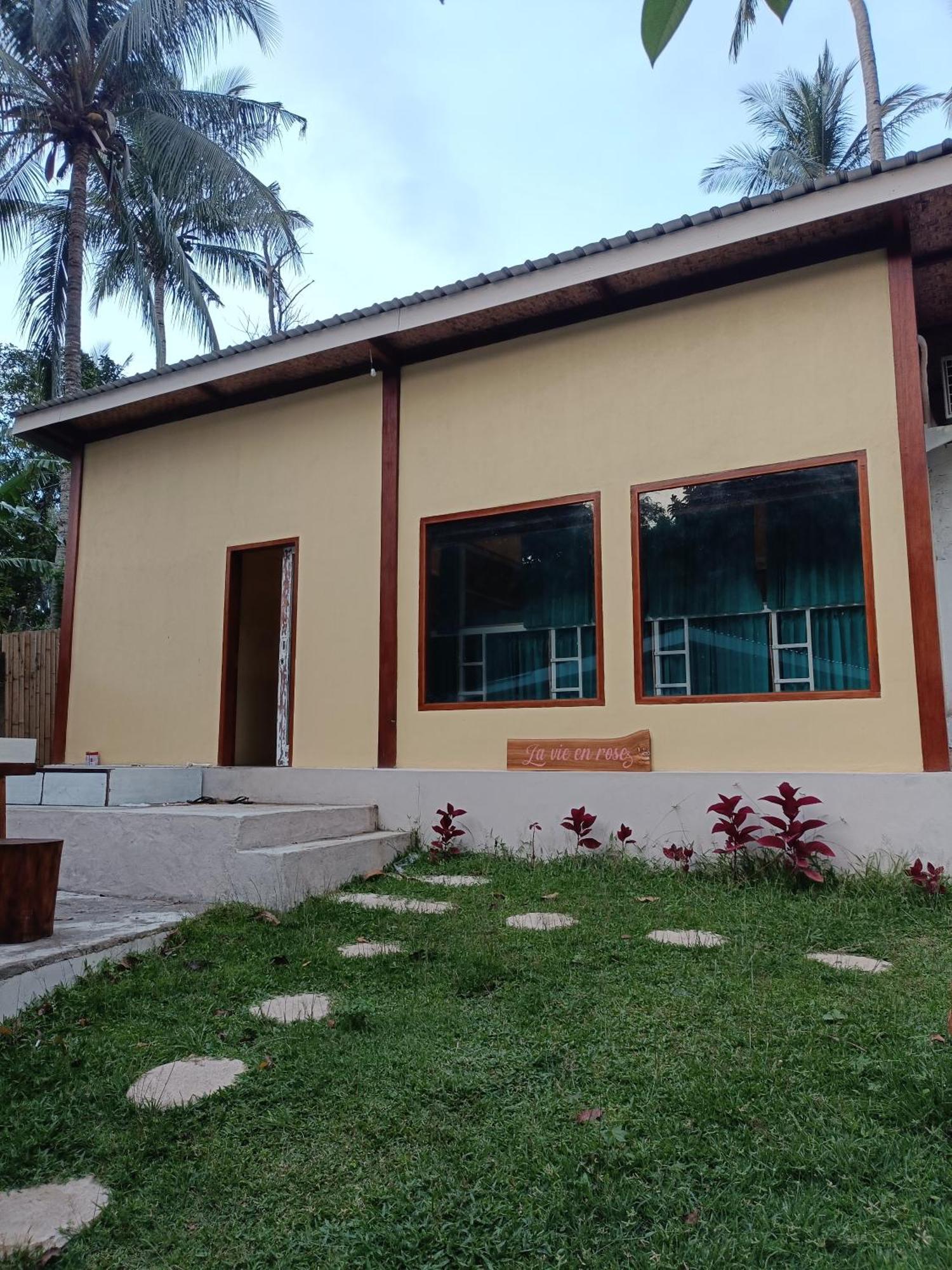 La Vie En Rose Hotell Senggigi Exteriör bild