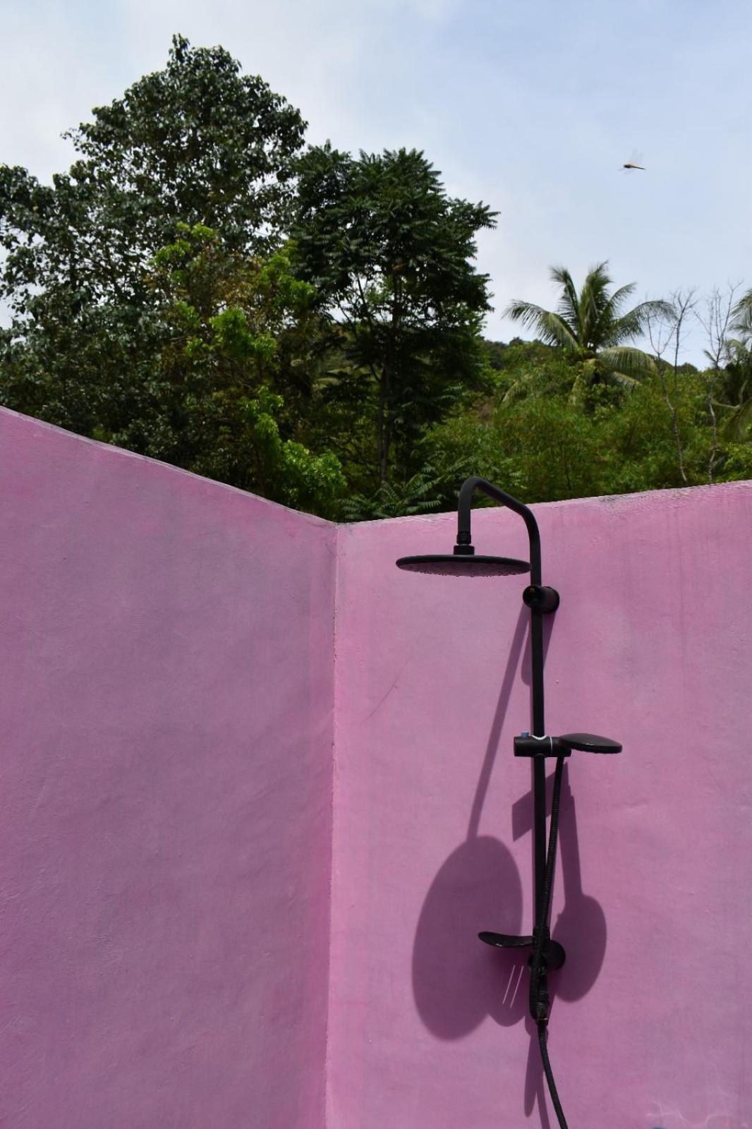 La Vie En Rose Hotell Senggigi Exteriör bild